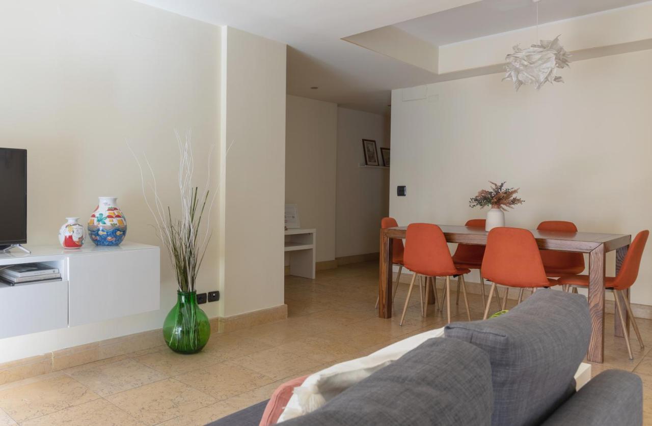 Relax Apartment Inn Catania Bagian luar foto