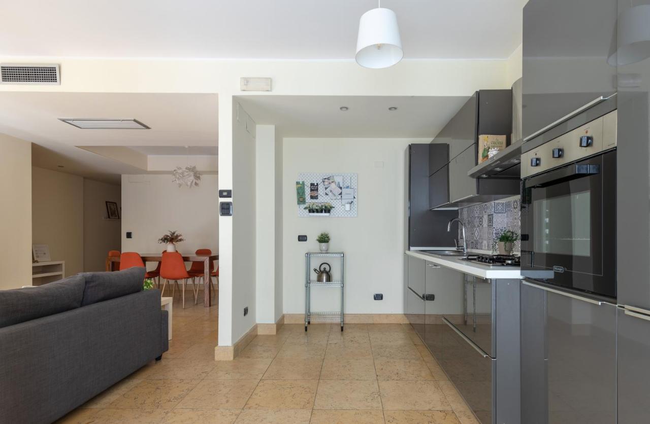 Relax Apartment Inn Catania Bagian luar foto