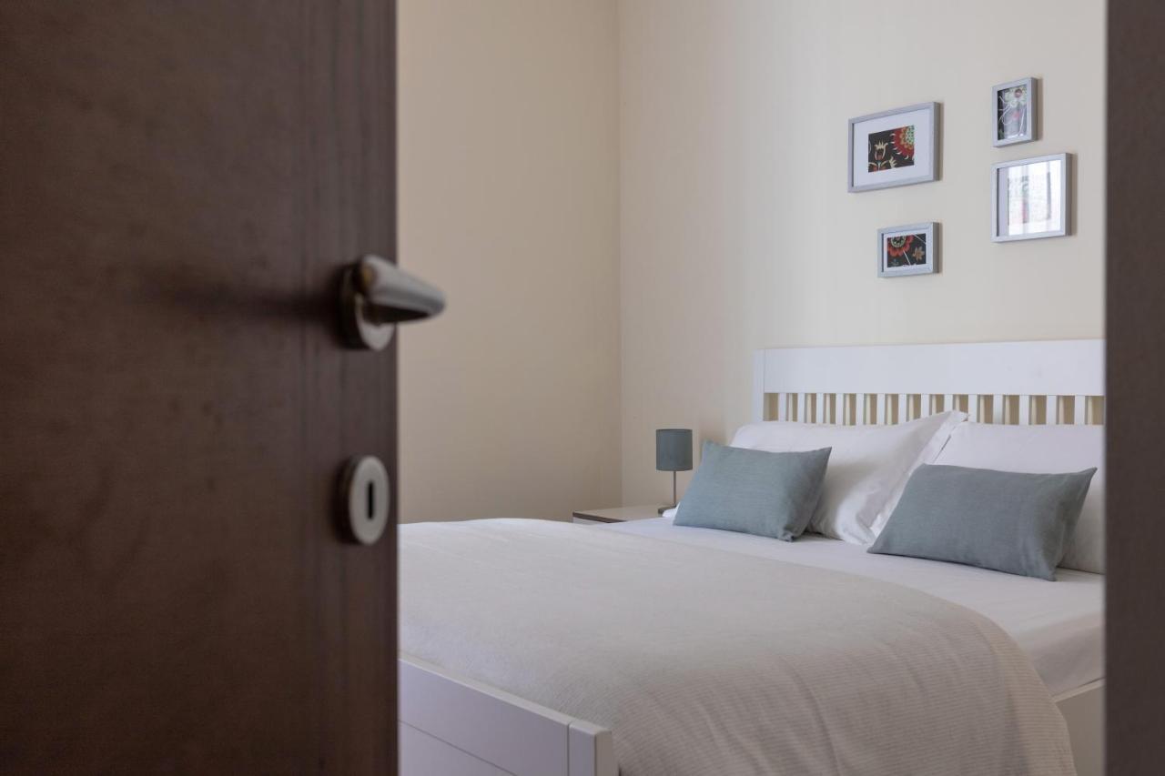 Relax Apartment Inn Catania Bagian luar foto